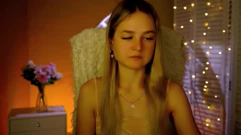 Snapshot of deboralarson chatting on 25, 11, 2025 Debora online show from 25, 11, 2025