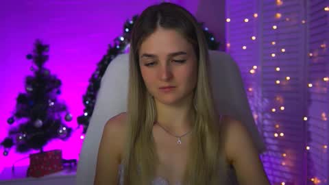 Snapshot of deboralarson chatting on 16, 12, 2025 Debora online show from 16, 12, 2025