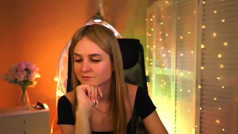 Snapshot of deboralarson chatting on 8, 3, 2026 Debora online show from 8, 3, 2026