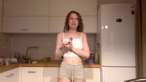 Hello My name is Sarah im new model here and little but shy. online show from 22, 12, 2025