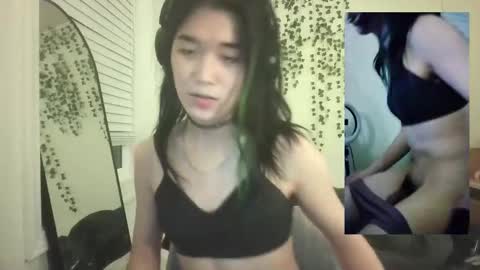 deciduousdoll online show from 22, 9, 2025