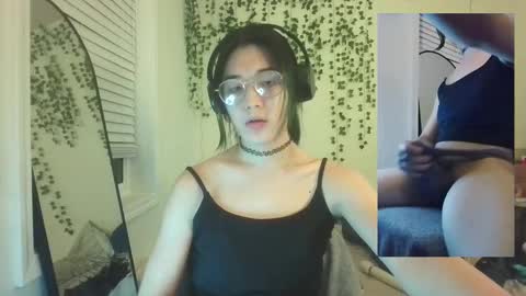 deciduousdoll online show from 28, 9, 2025