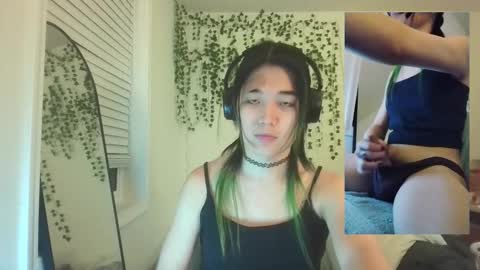 deciduousdoll online show from 19, 10, 2025