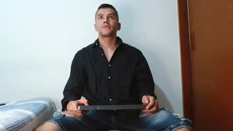 Santiago online show from 5, 3, 2025