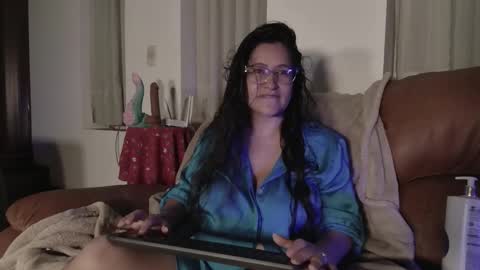 Snapshot of deesseluxure_ chatting on 2, 10, 2025 Andre online show from 2, 10, 2025