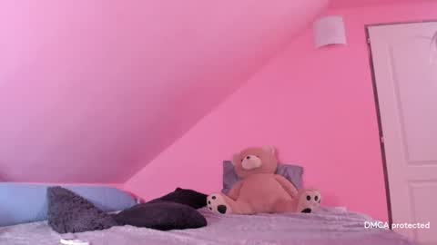 Deessert online show from 17, 1, 2025