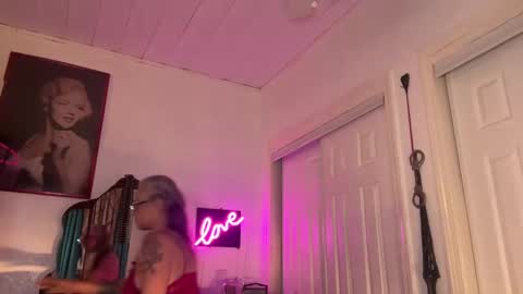 Tori online show from 26, 9, 2025