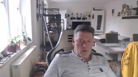 deinprinz2312 online show from 13, 2, 2025