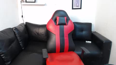 Snapshot of deiv2_ chatting on 1, 11, 2025 deiv2_ online show from 1, 11, 2025