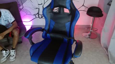 Snapshot of deivid_bigcock1 chatting on 18, 11, 2025 Deivid online show from 18, 11, 2025