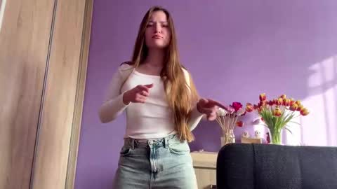 Mila online show from 11, 3, 2026