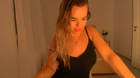 deliadelicious online show from 10, 9, 2025