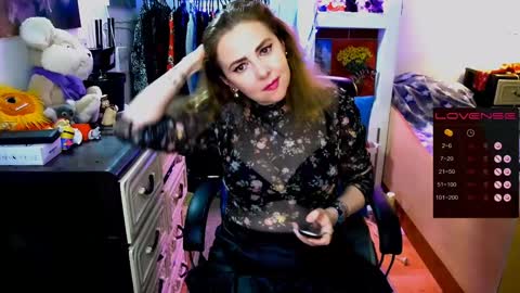 Delicacat online show from 2, 2, 2025