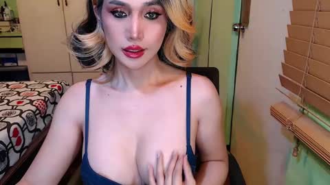 Snapshot of deliciosats chatting on 27, 2, 2025 Mercedes online show from 27, 2, 2025