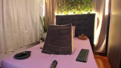 Delilah  online show from 9, 7, 2026