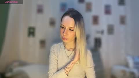 Della online show from 11, 2, 2026