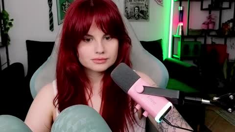 dellacrush_ online show from 3, 5, 2026
