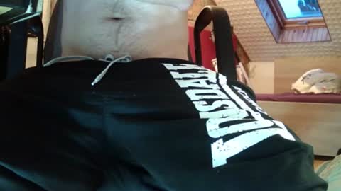 Snapshot of delling235 chatting on 10, 9, 2025 delling235 online show from 10, 9, 2025