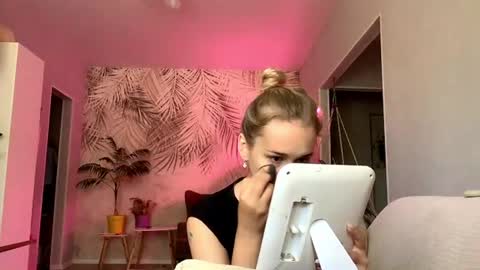 Snapshot of delorisstrzelecki chatting on 22, 7, 2026 I am Lola hello world online show from 22, 7, 2026