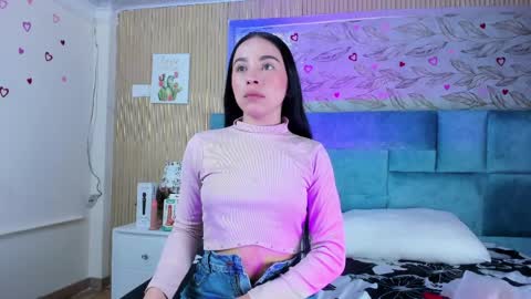 Snapshot of delphine_doll chatting on 11, 4, 2026 Delia online show from 11, 4, 2026