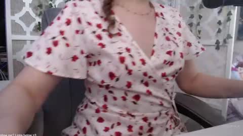 Snapshot of demuredeliah chatting on 5, 7, 2026 Deliah online show from 5, 7, 2026