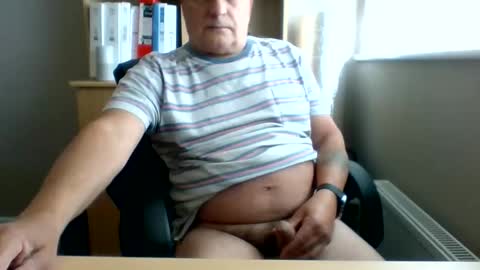Snapshot of den66_ chatting on 9, 5, 2026 den66_ online show from 9, 5, 2026