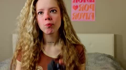 Snapshot of denaebeste chatting on 15, 2, 2026 Emma online show from 15, 2, 2026