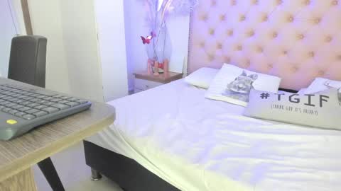 denisse_logan online show from 29, 4, 2026