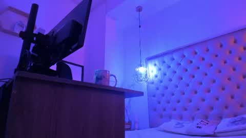 denisse_logan online show from 23, 7, 2026