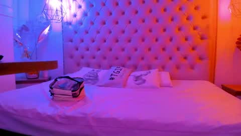 denisse_logan online show from 5, 8, 2026