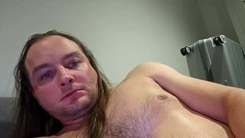 Snapshot of dennis210586 chatting on 6, 1, 2025 dennis210586 online show from 6, 1, 2025