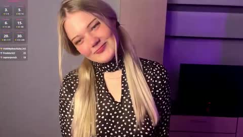 Snapshot of deonnahobb chatting on 12, 3, 2026 Luna online show from 12, 3, 2026