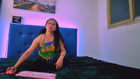 Snapshot of derly_milf chatting on 24, 7, 2026 derly_milf online show from 24, 7, 2026