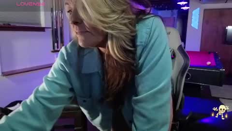 Derrick 52 and Brittany 50 online show from 30, 6, 2026