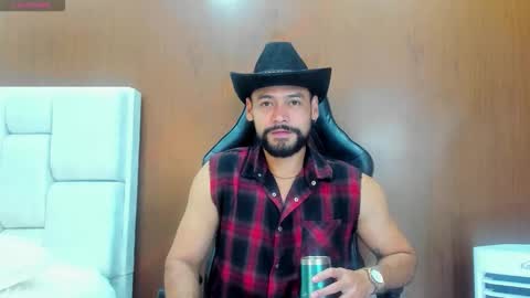 Snapshot of derrybigger_cm chatting on 4, 10, 2025 DerryBigger CM online show from 4, 10, 2025