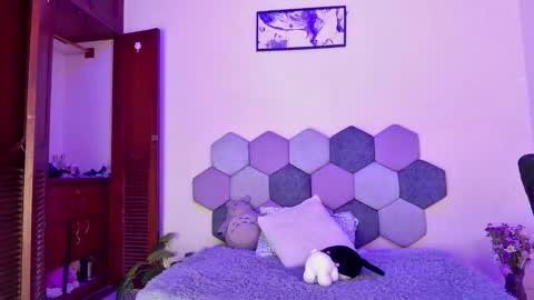 TORI AND MR. BEAR online show from 6, 1, 2026