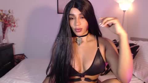 Destinne Mill online show from 17, 7, 2026