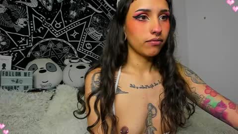 Snapshot of devadoll chatting on 1, 2, 2025 Gi HELP ME REACH 50 THUMPS UP 3 online show from 1, 2, 2025