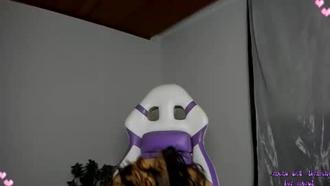 Snapshot of devadoll chatting on 29, 9, 2025 Gi HELP ME REACH 50 THUMPS UP 3 online show from 29, 9, 2025