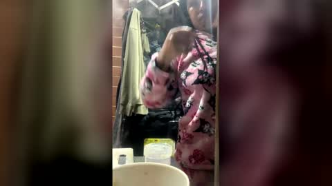 Snapshot of devi_black_13_ chatting on 19, 3, 2026 devi_black_13_ online show from 19, 3, 2026