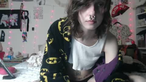 Snapshot of devilg1rl chatting on 10, 2, 2025 poutyangel online show from 10, 2, 2025