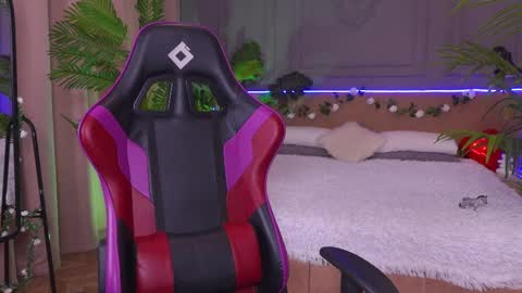 Snapshot of devilinee chatting on 6, 3, 2025 devilinee online show from 6, 3, 2025