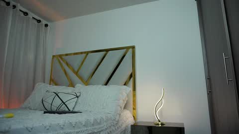 Snapshot of devin_hunter chatting on 1, 2, 2025 Devin Hunter online show from 1, 2, 2025