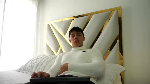 Snapshot of devin_hunter chatting on 24, 2, 2025 Devin Hunter online show from 24, 2, 2025