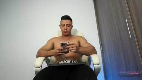 Snapshot of devin_hunter chatting on 14, 1, 2026 Devin Hunter online show from 14, 1, 2026