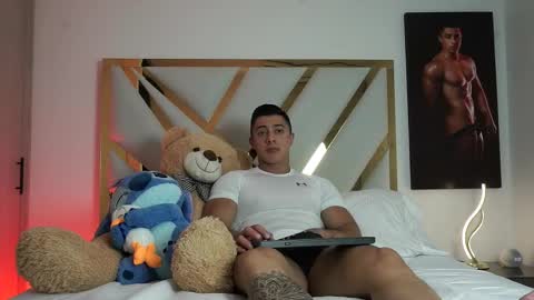 Snapshot of devin_hunter chatting on 7, 2, 2026 Devin Hunter online show from 7, 2, 2026