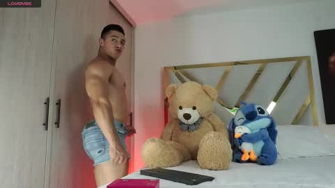 Snapshot of devin_hunter chatting on 8, 2, 2026 Devin Hunter online show from 8, 2, 2026