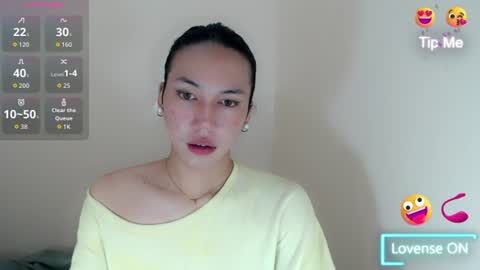 Snapshot of devine_glorymocha chatting on 5, 7, 2026 devine_glorymocha online show from 5, 7, 2026