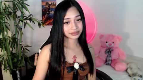 Snapshot of devine_goddessx chatting on 6, 2, 2025 Devine Greyson online show from 6, 2, 2025