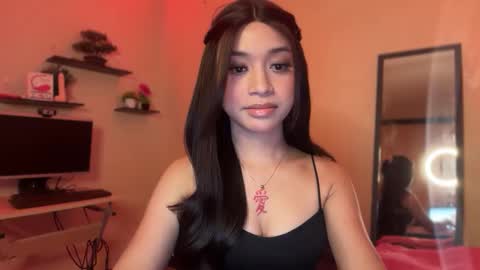 Snapshot of devine_goddessx chatting on 17, 9, 2025 Devine Greyson online show from 17, 9, 2025